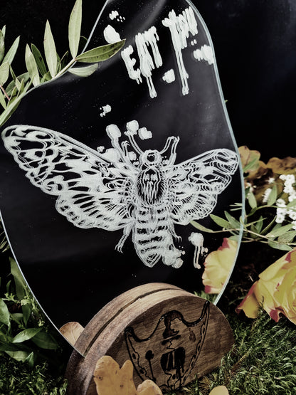 Miroir sur socle en bois le papillon et le cannibale