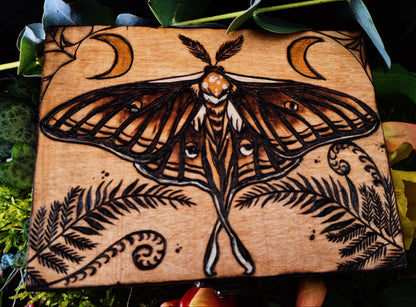 Boite à thé pyrogravé Papillon